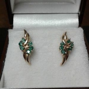 14k yellow gold emerald earrings